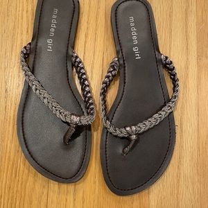 Madden girl chain detailed flip flop sandals